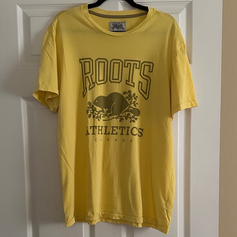 Like New Roots Athletics Canada Tee Shirt